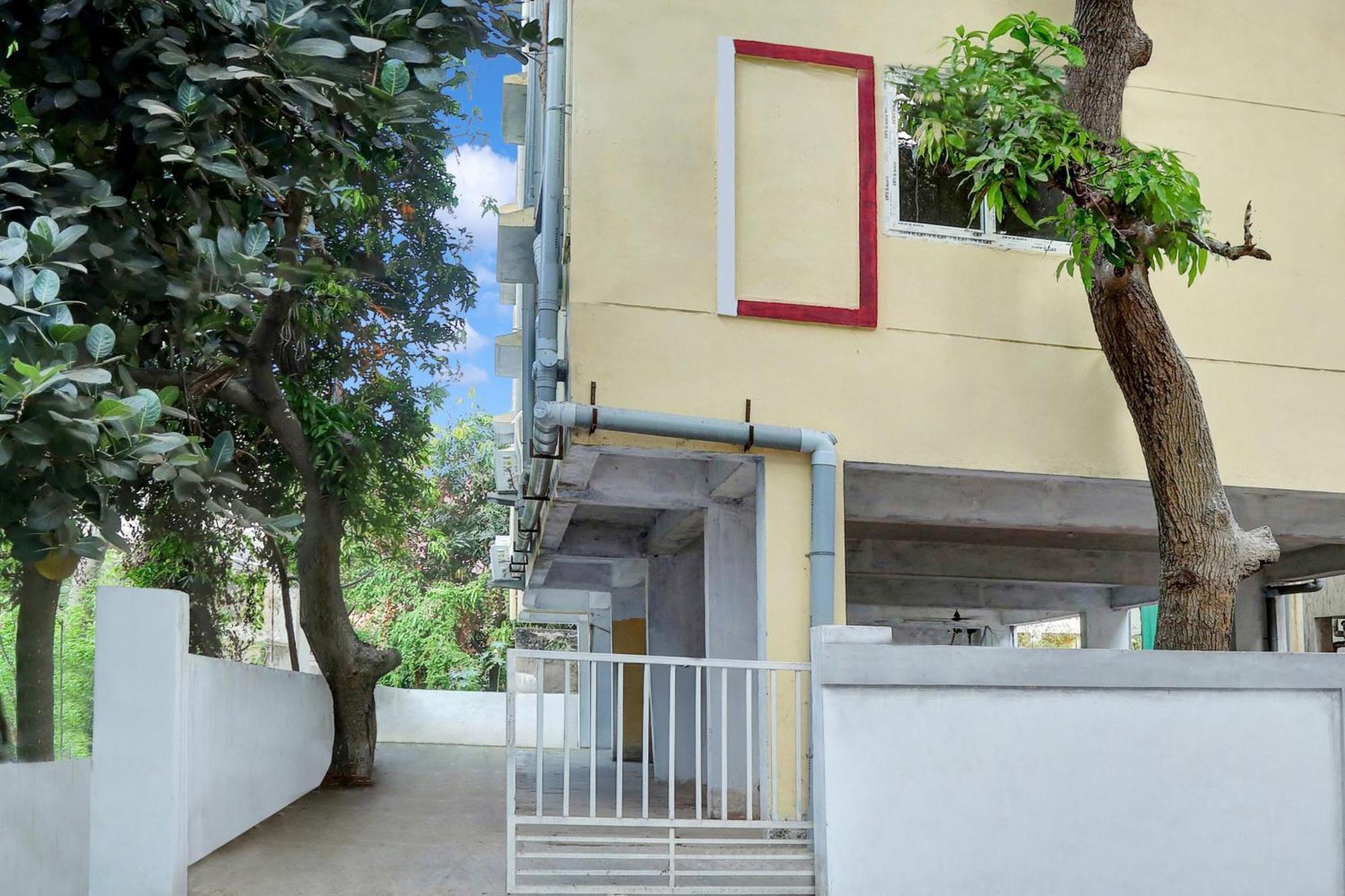 Spot On Grand Mantralayam Hotel Visakhapatnam Exterior photo
