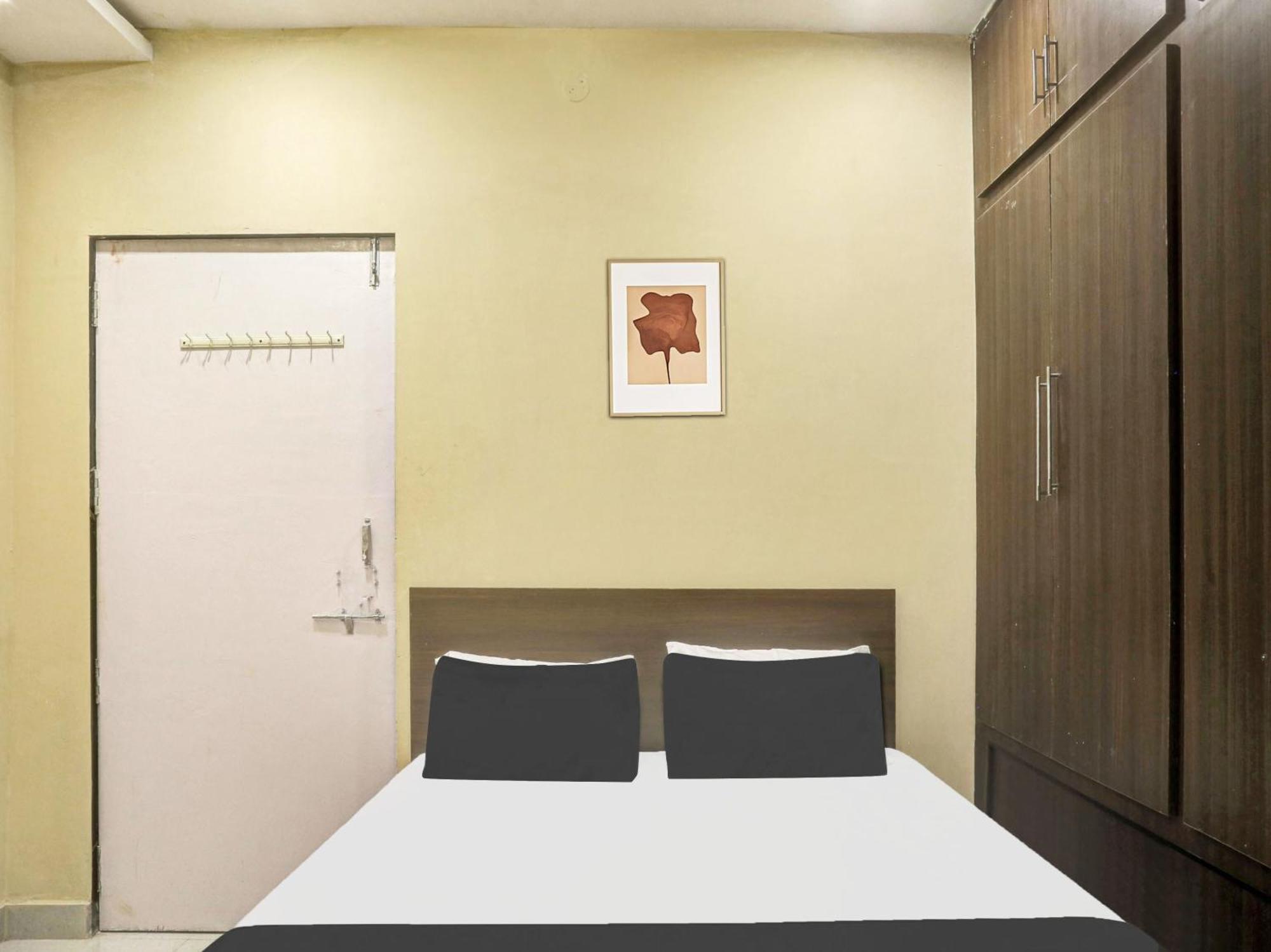 Spot On Grand Mantralayam Hotel Visakhapatnam Exterior photo